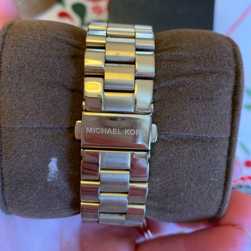 Michael Kors watch - Picture 2 of 3